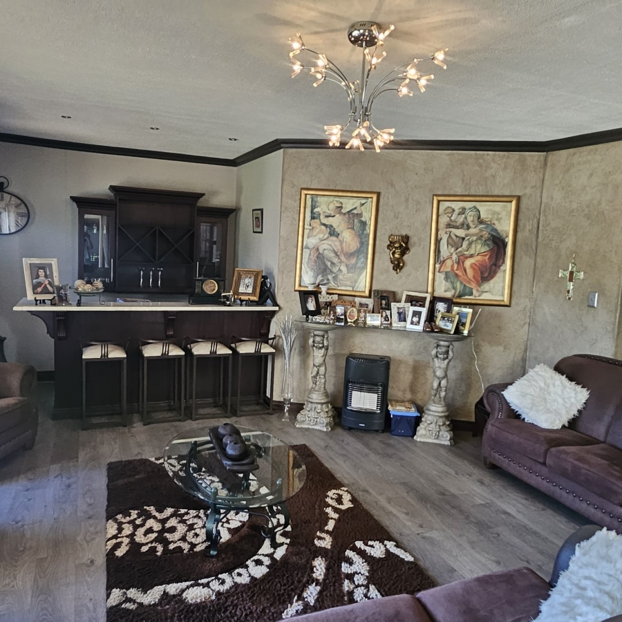 3 Bedroom Property for Sale in Jim Fouchepark Free State